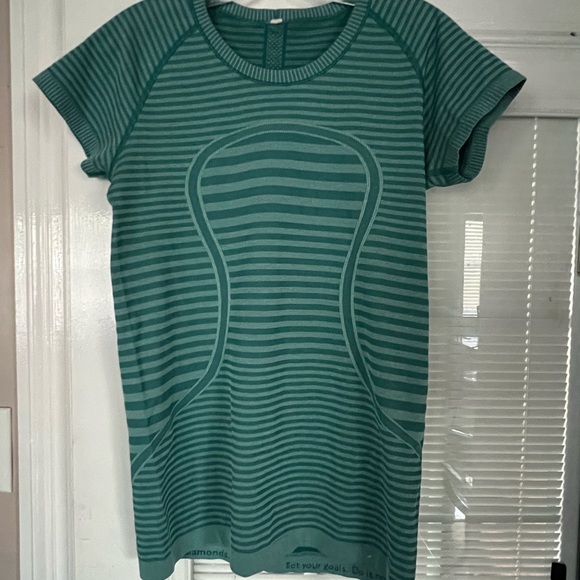 Lululemon swifty tech sz 10 - Picture 9 of 9